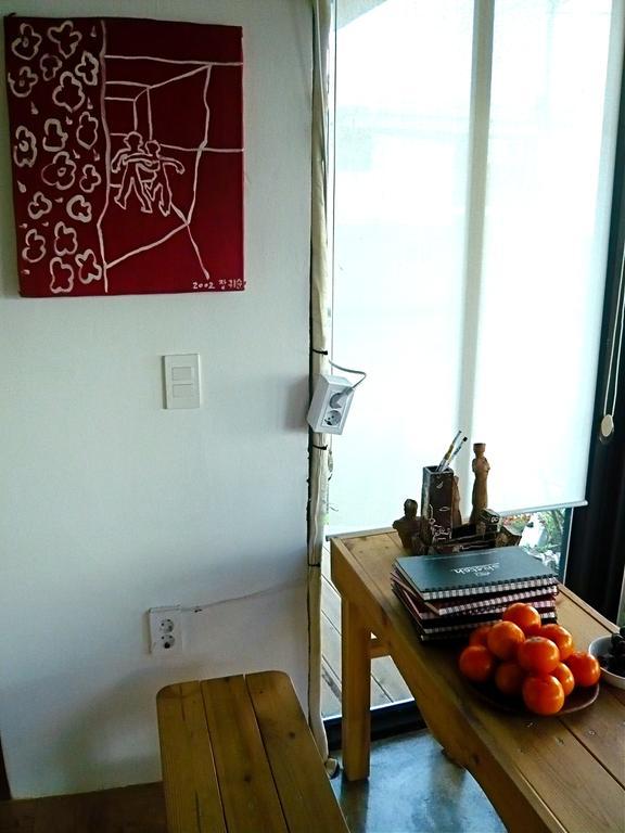 Guesthouse In Picture Jeonju Bagian luar foto